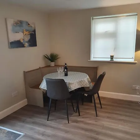 شقة New 3 Bedroom By The Belmullet.