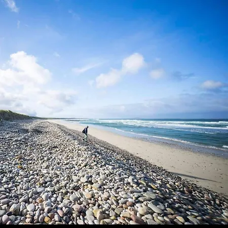 شقة New 3 Bedroom By The Belmullet. *